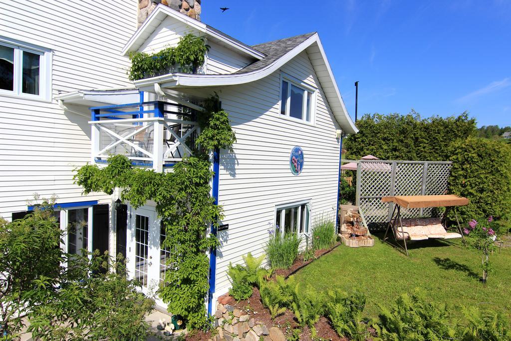 Auberge Fleurs De Lune La Malbaie Eksteriør billede