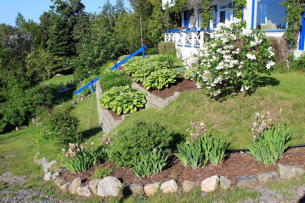 Auberge Fleurs De Lune La Malbaie Eksteriør billede