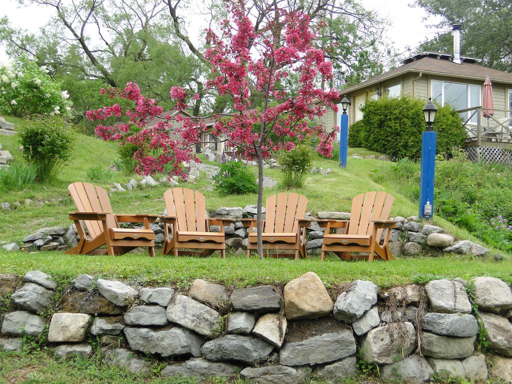Auberge Fleurs De Lune La Malbaie Eksteriør billede