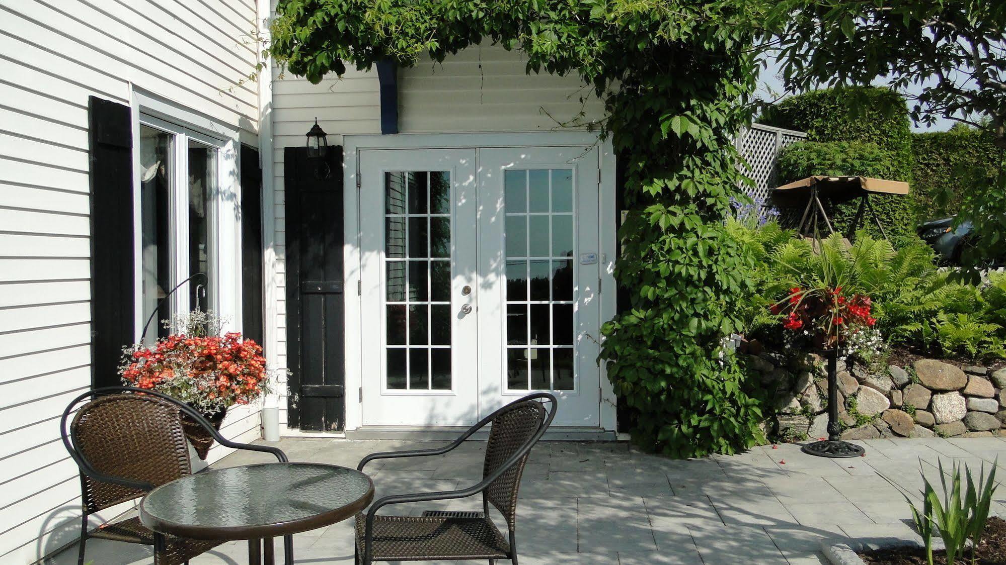 Auberge Fleurs De Lune La Malbaie Eksteriør billede